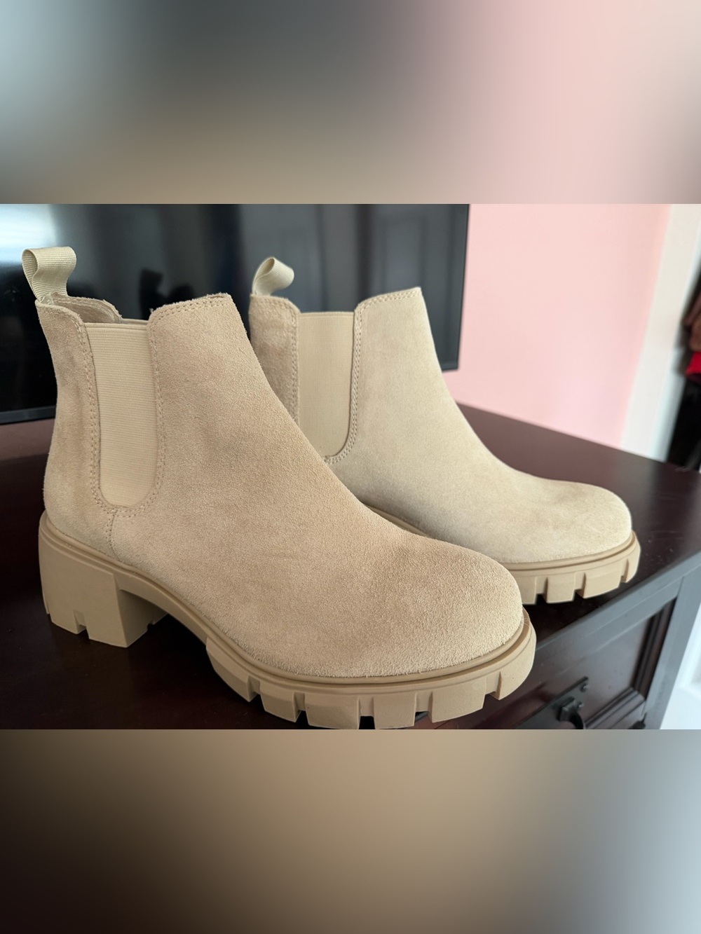 Steve Madden Suede Chelsea Lug Ankle Boots in Beige - never worn!